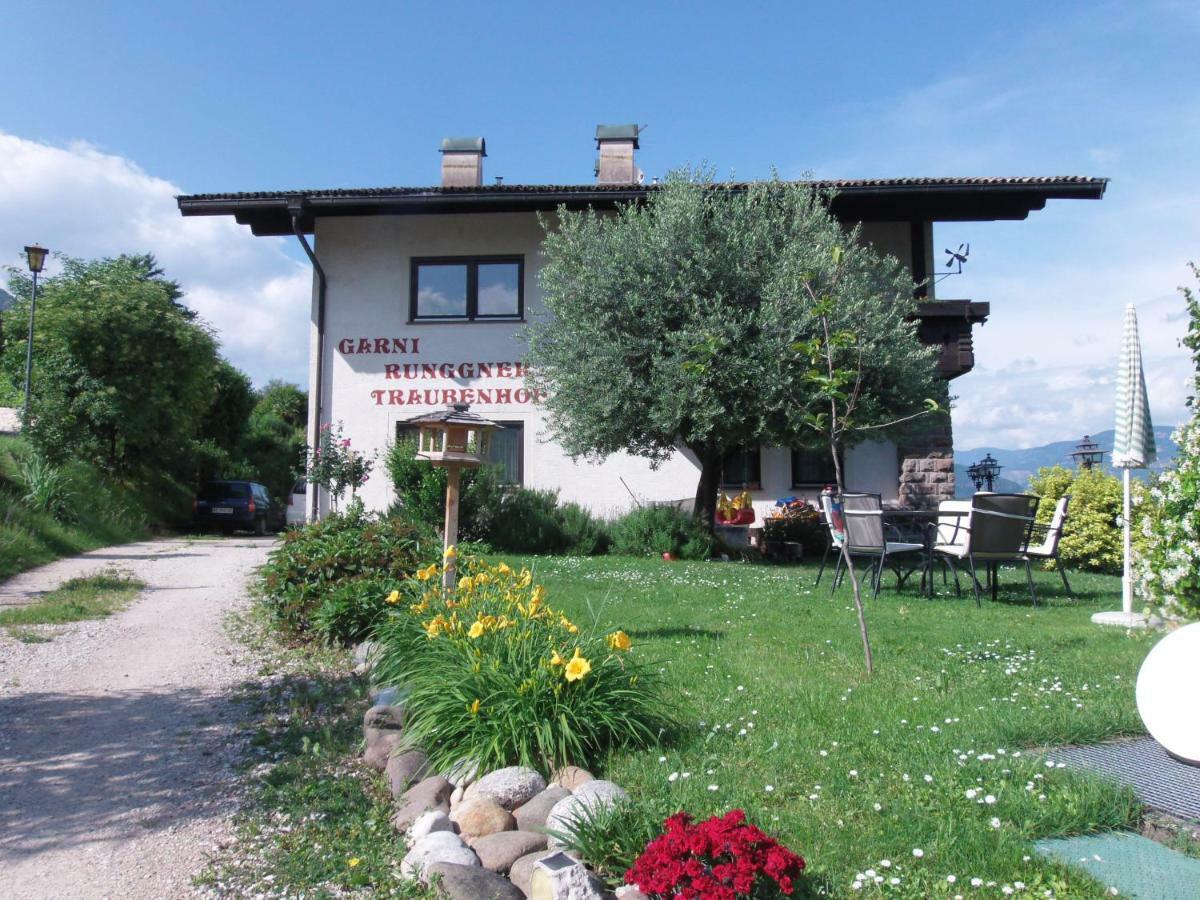 Garni Runggner Traubenhof Hotel Termeno Kültér fotó